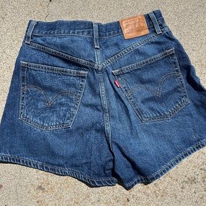 Levi's "High Loose Shorts"